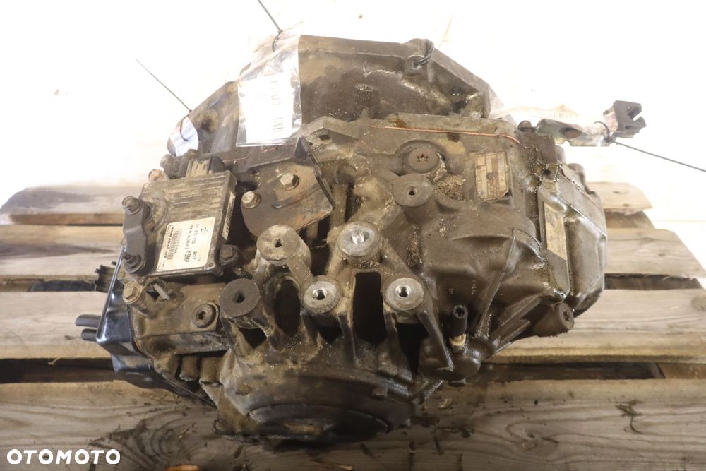 SKRZYNIA BIEGÓW AUTOMAT  OPEL INSIGNIA A 2.0 55561549 - 2