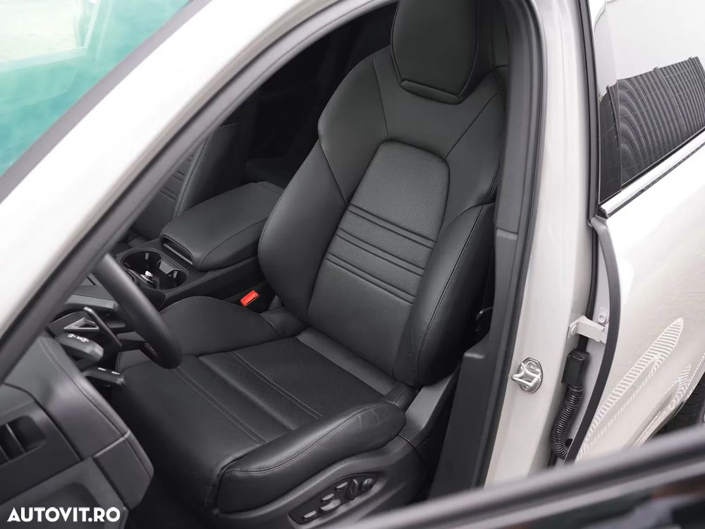 Porsche Cayenne Coupe E-Hybrid - 18