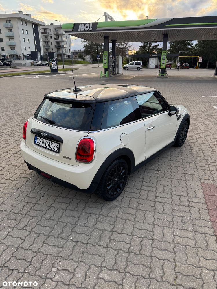 MINI Cooper Standard - 4