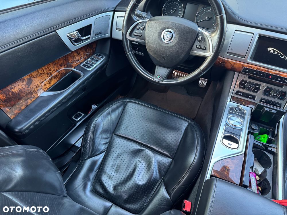 Jaguar XF 3.0 V6 Diesel S Sportbrake - 9