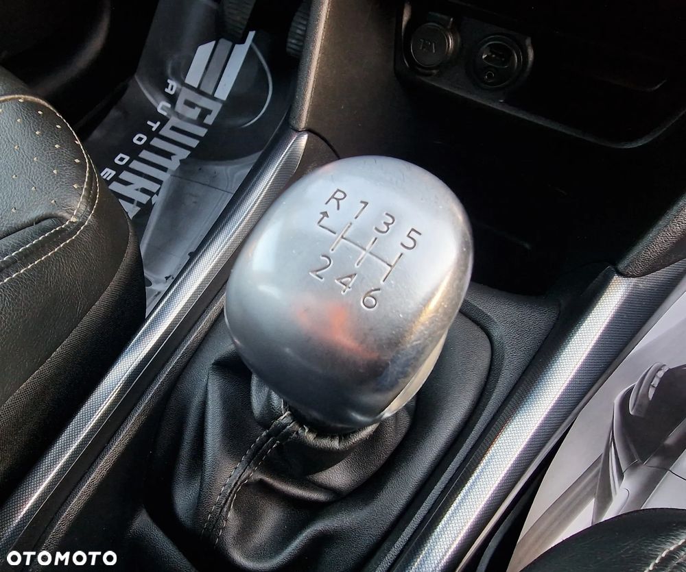 Peugeot 2008 BlueHDi FAP 120 STOP & START Allure - 25