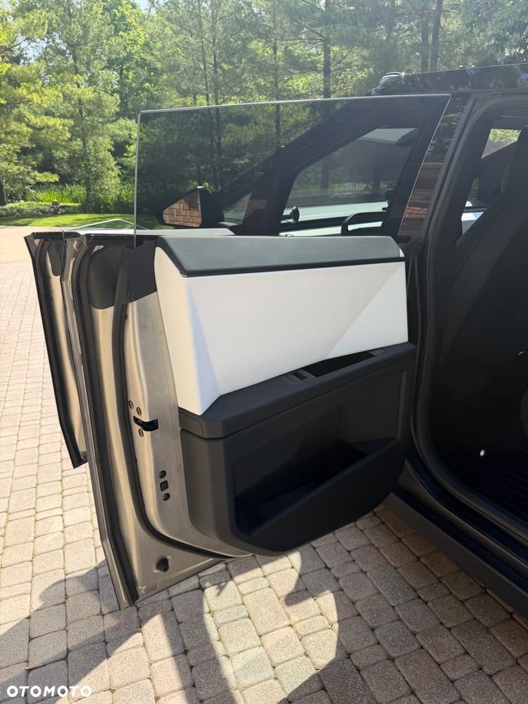 Tesla Cybertruck - 20