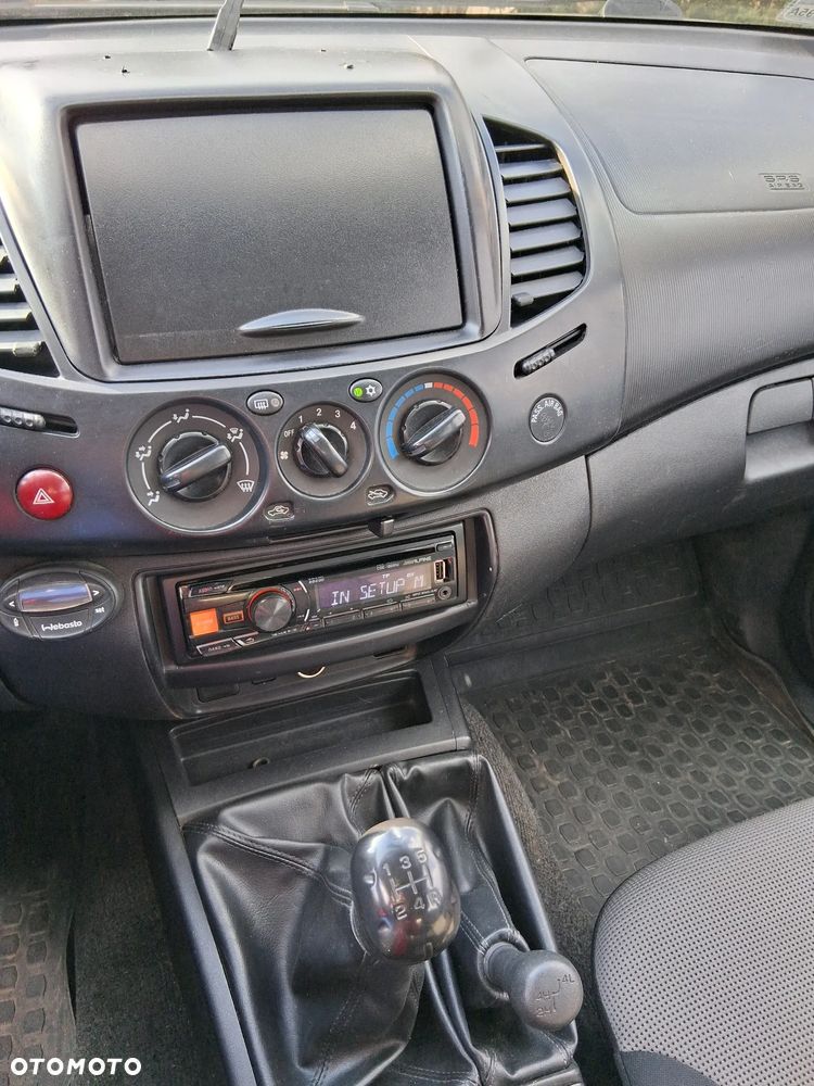 Mitsubishi L200 2.5 DID DC Intense - 11