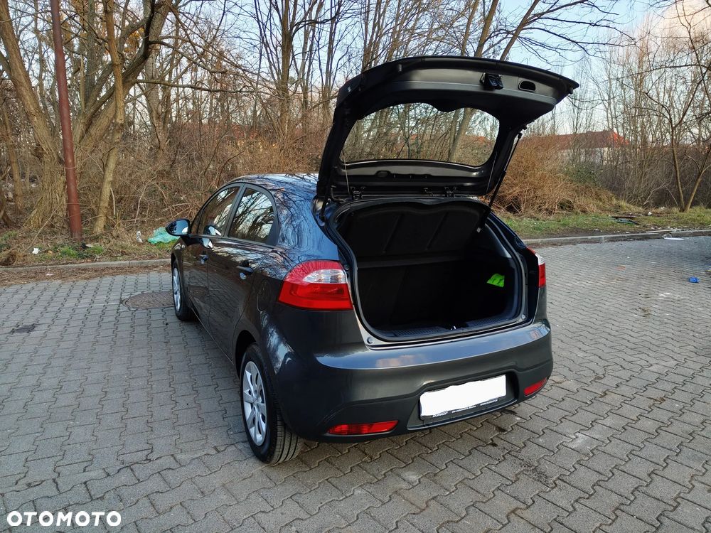 Kia Rio - 24