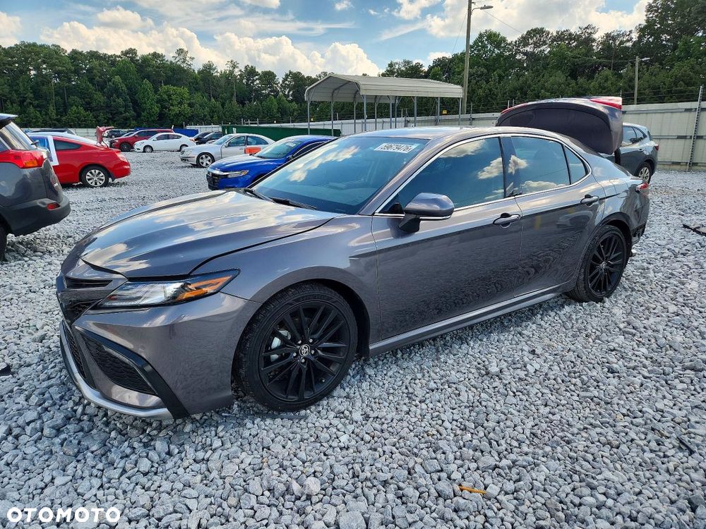 Toyota Camry - 2