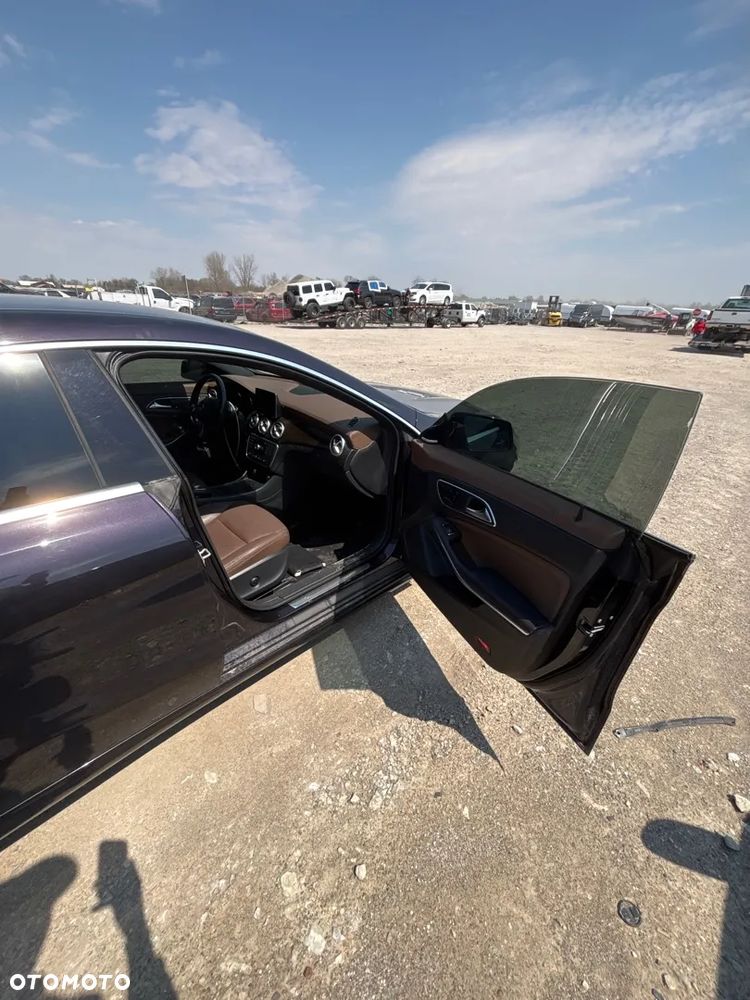 Mercedes-Benz CLA - 27
