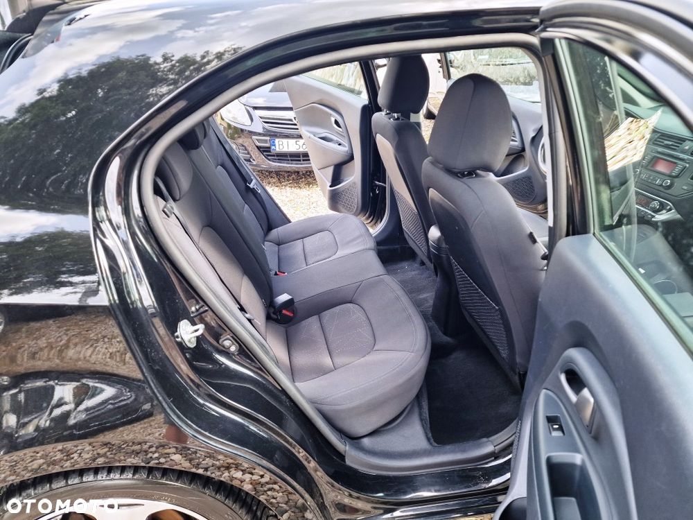 Kia Rio - 16