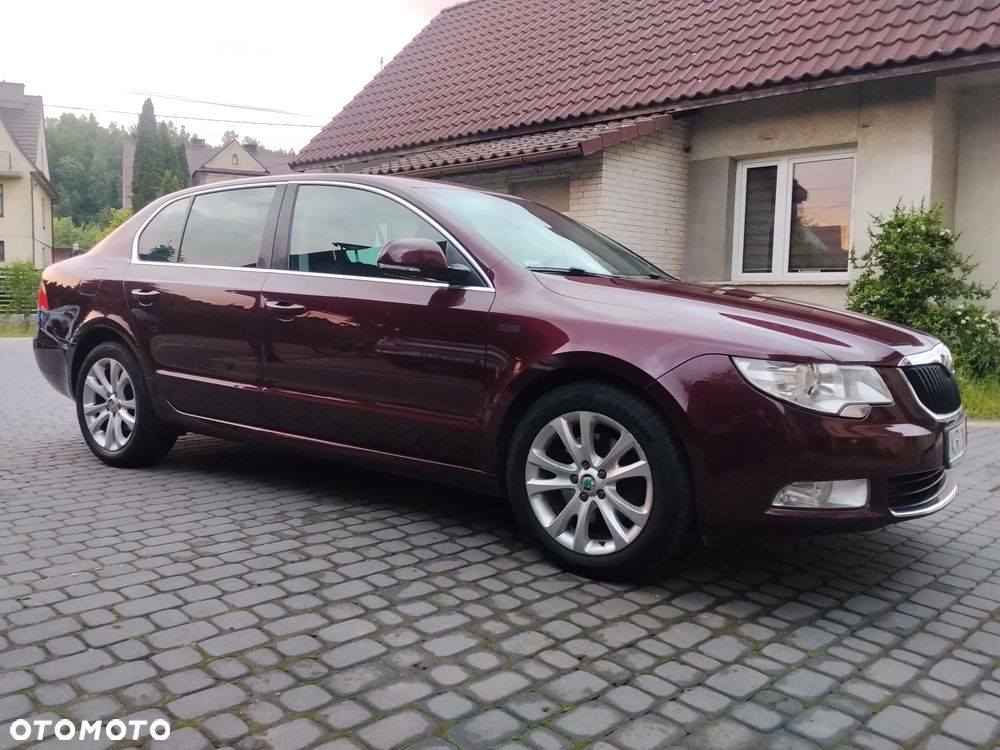 Skoda Superb 2012 photo 5