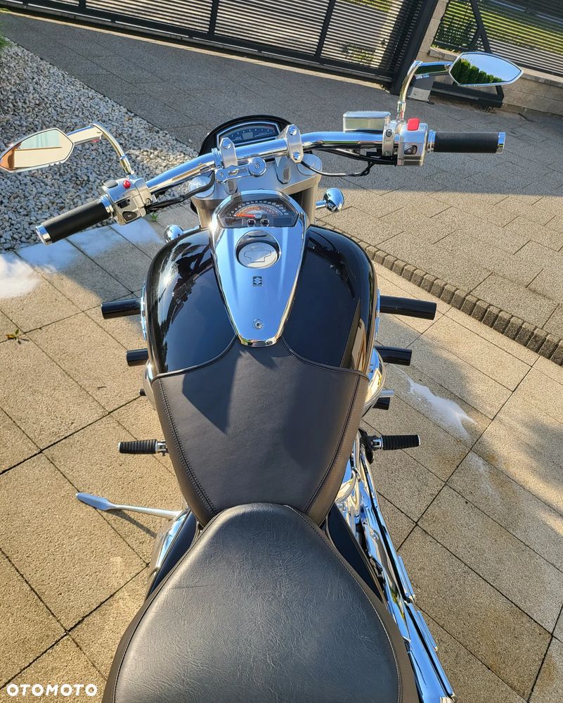 Suzuki Intruder - 9