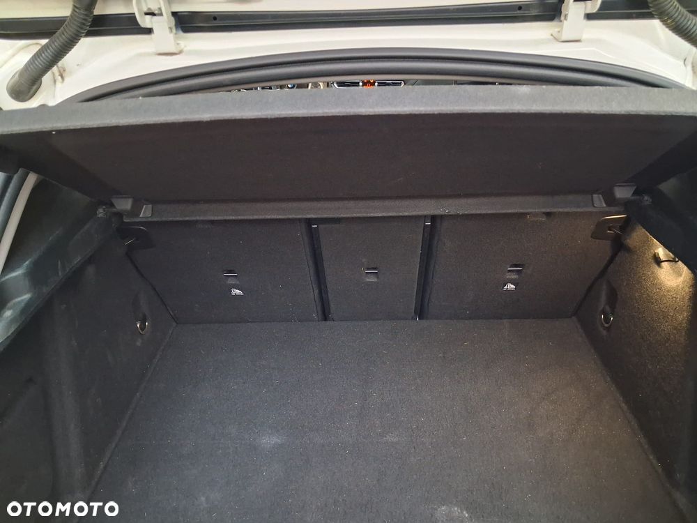 BMW Seria 1 118i Sport Line - 12