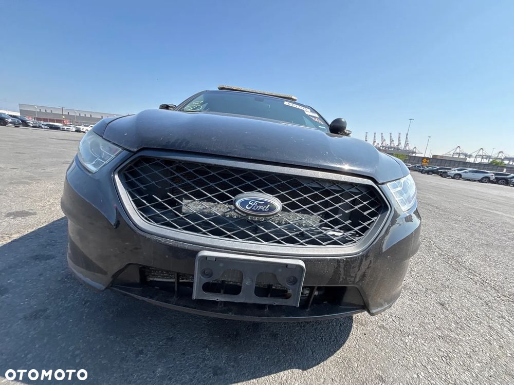 Ford Taurus - 18