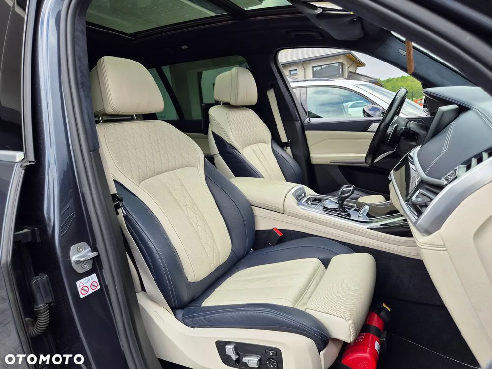BMW X7 M50d sport - 16