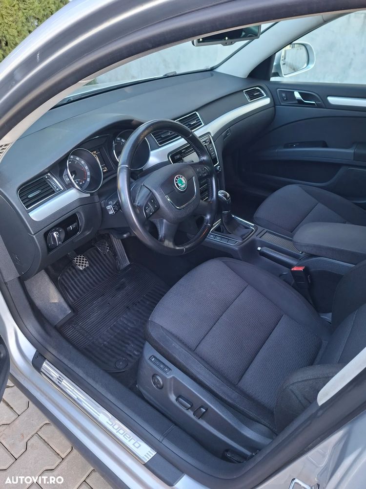 Skoda Superb 2.0 TDI 4X4 Ambition - 8