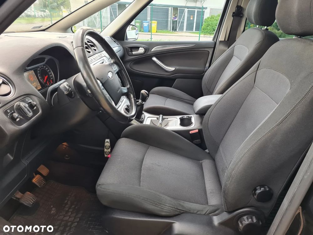 Ford S-Max - 21