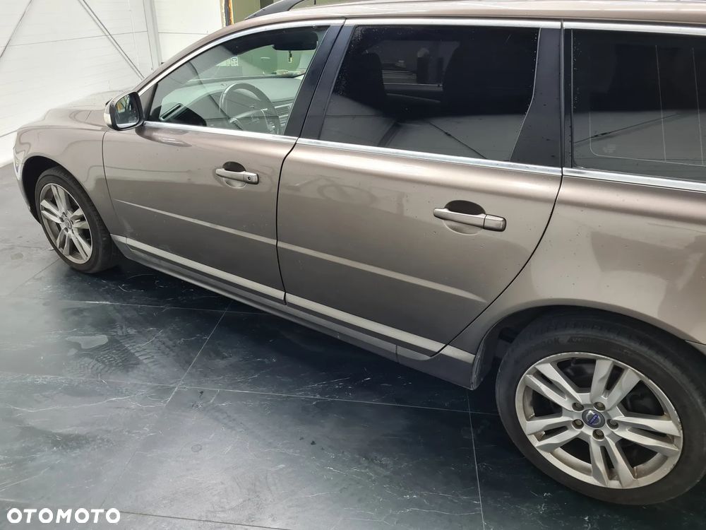 Volvo V70 2.4D Summum - 19