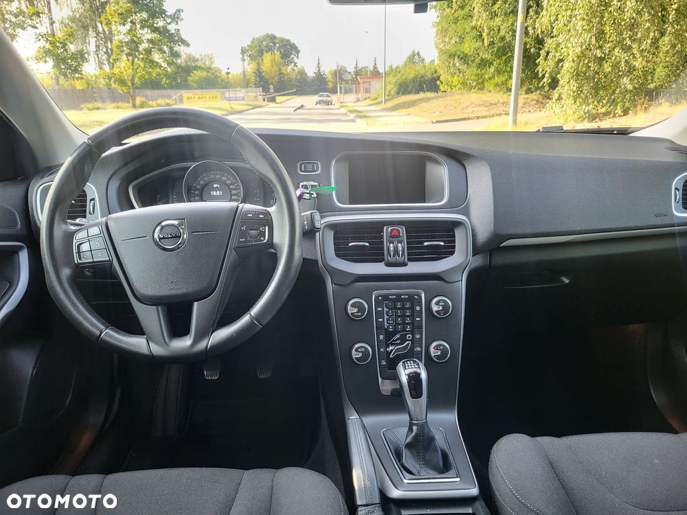 Volvo V40 T2 Momentum - 14