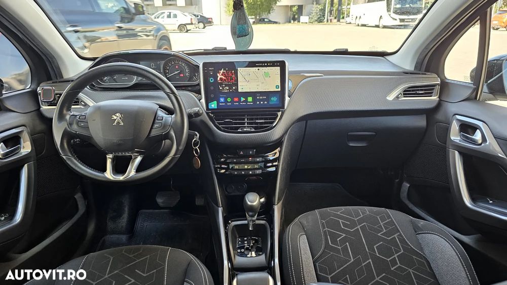 Peugeot 2008 1.2 PureTech Turbo EAT6 S&S Allure - 4