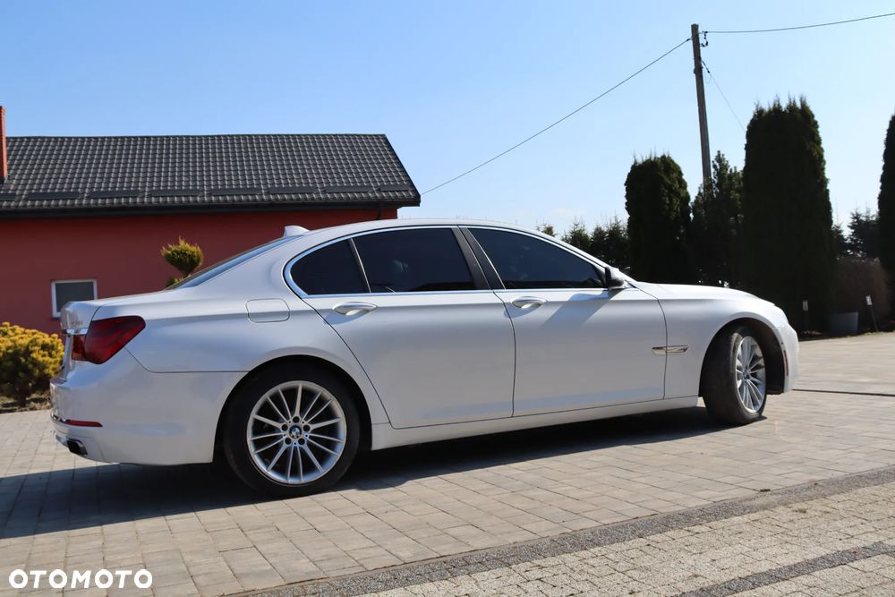 BMW Seria 7 750Li - 9