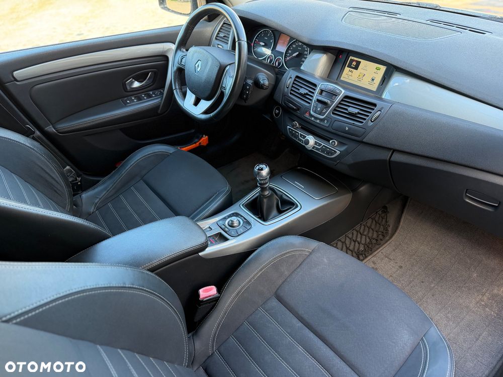 Renault Laguna dCi 150 FAP Start-Stop GT - 16