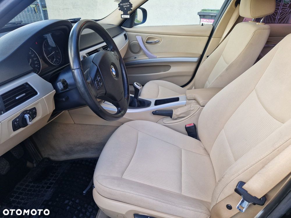 BMW Seria 3 - 21