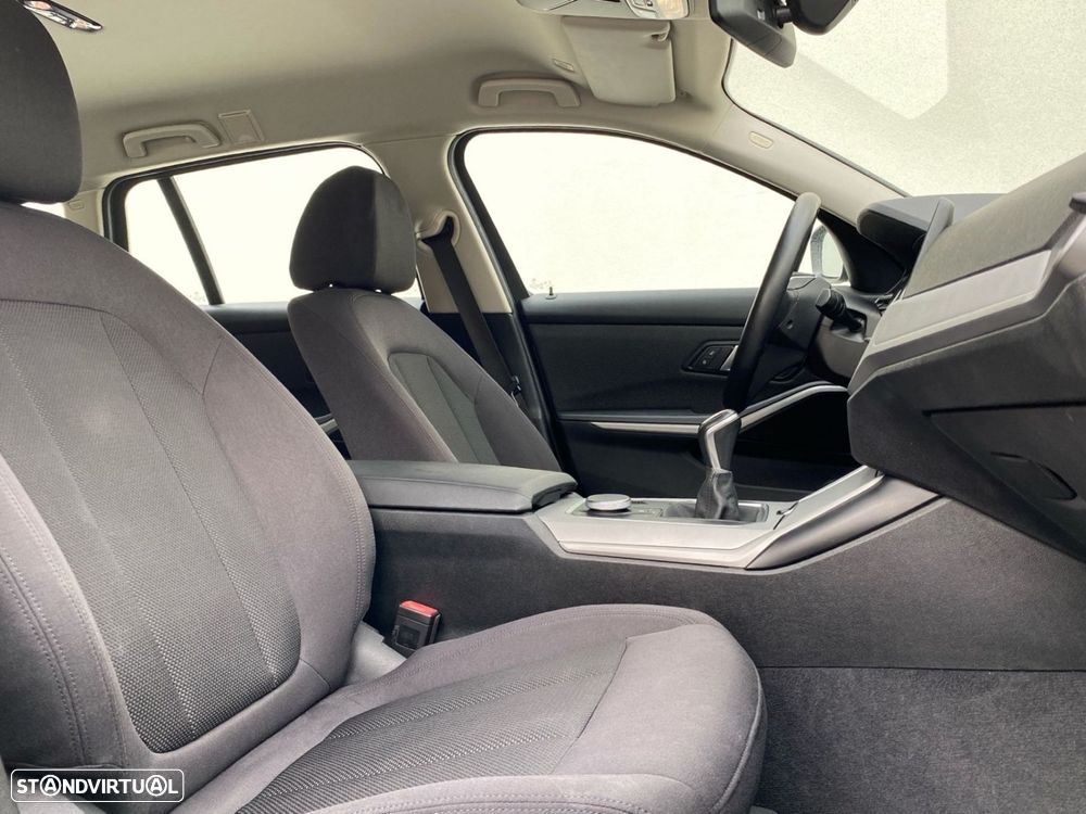 BMW 318 d Touring Advantage - 14