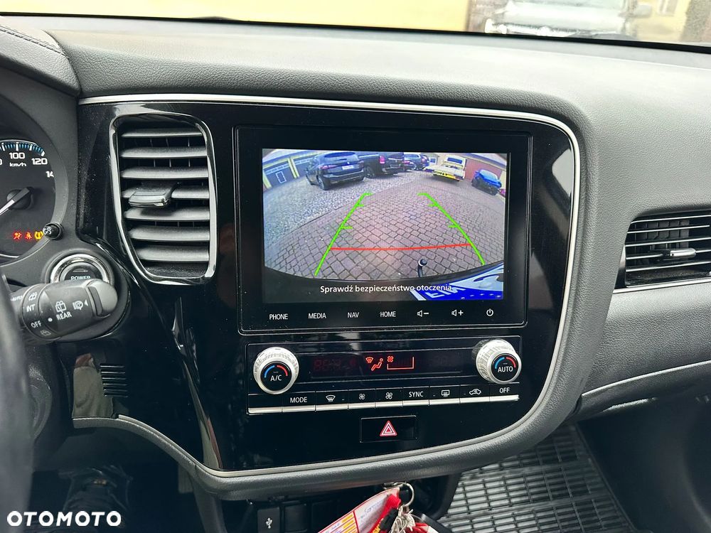 Mitsubishi Outlander 2.4 4WD Diamant - 20