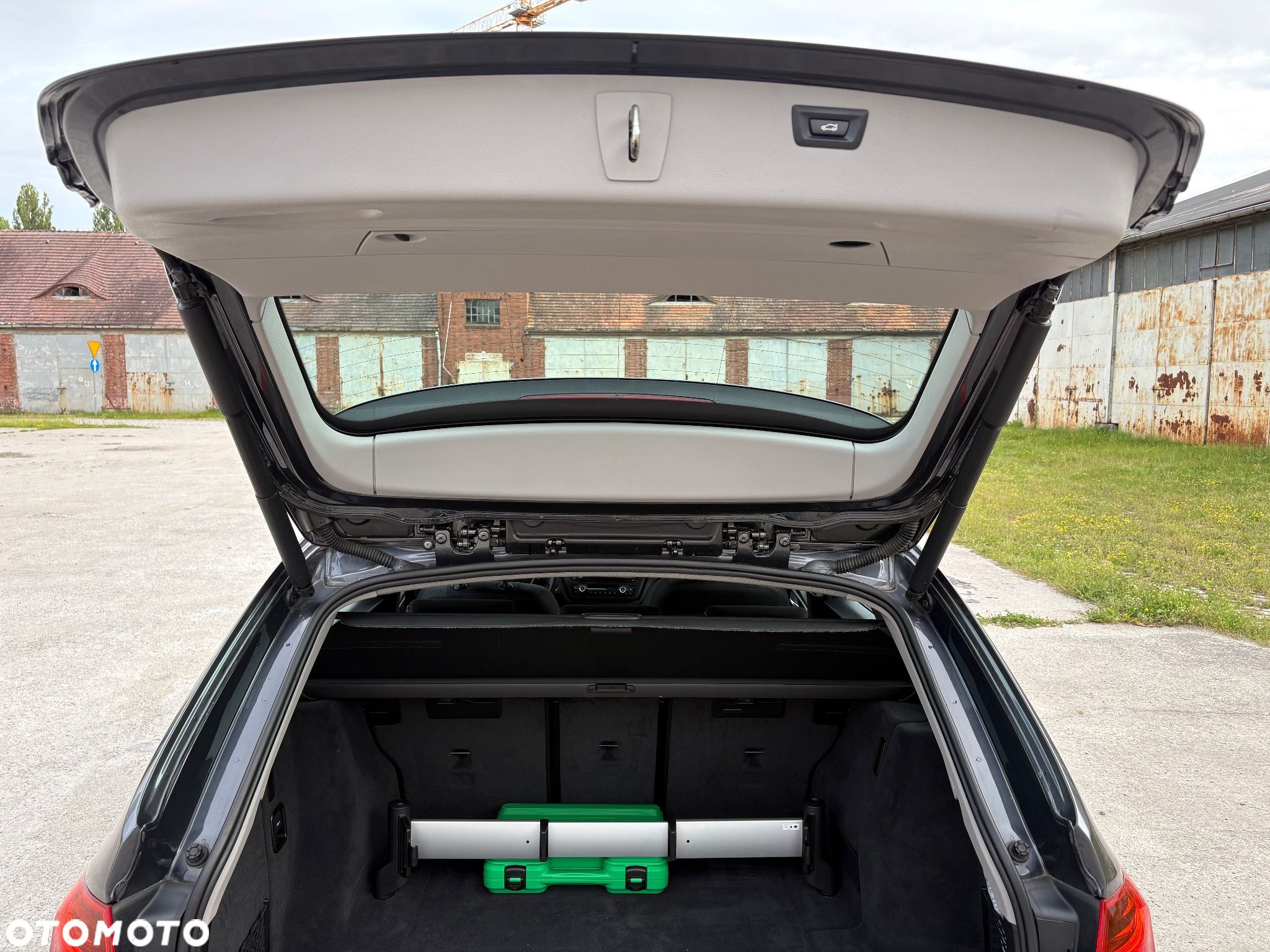 BMW Seria 3 316i Touring - 15