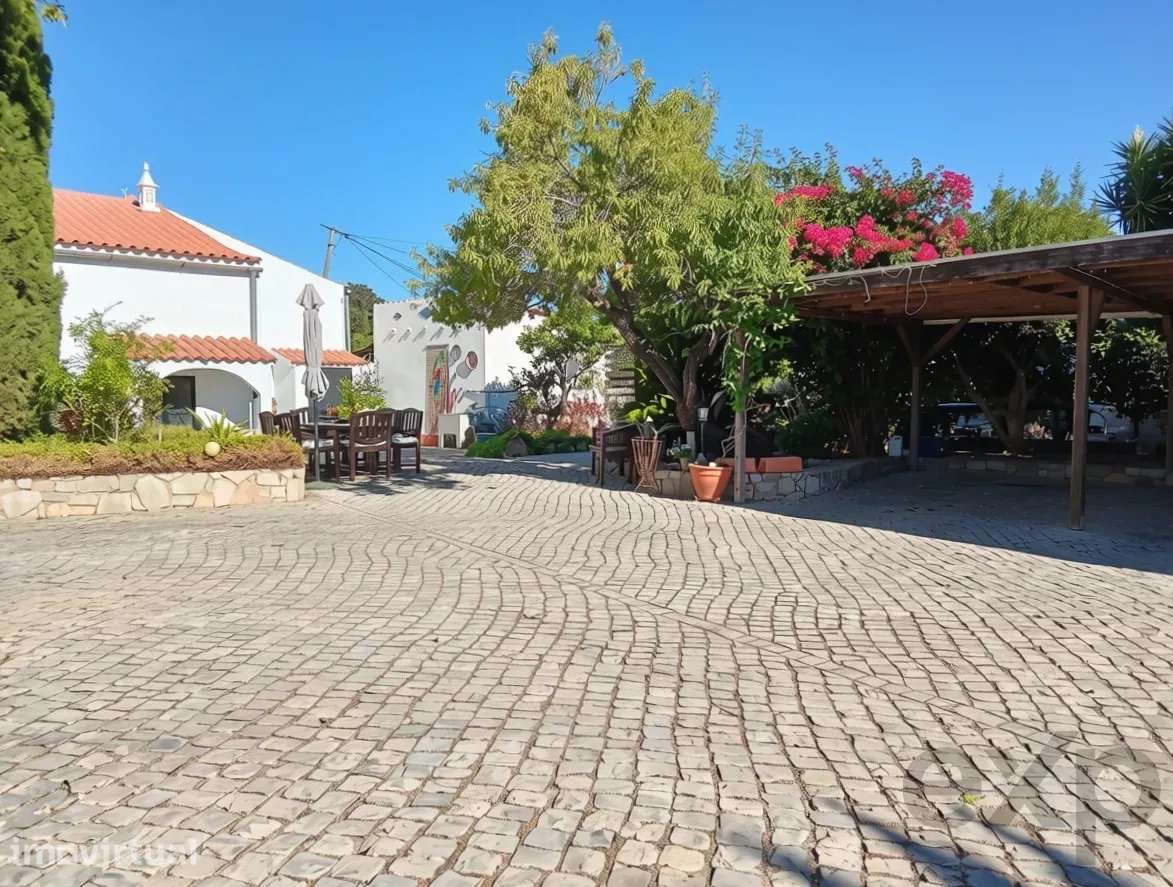 Propriedade exclusiva com cinco unidades independentes e potencial de - Grande imagem: 5/60