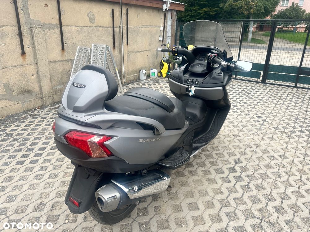 Suzuki Burgman - 5