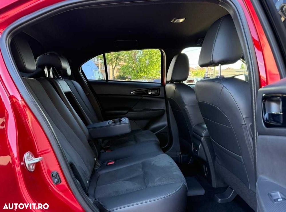 Mitsubishi Eclipse-Cross - 18