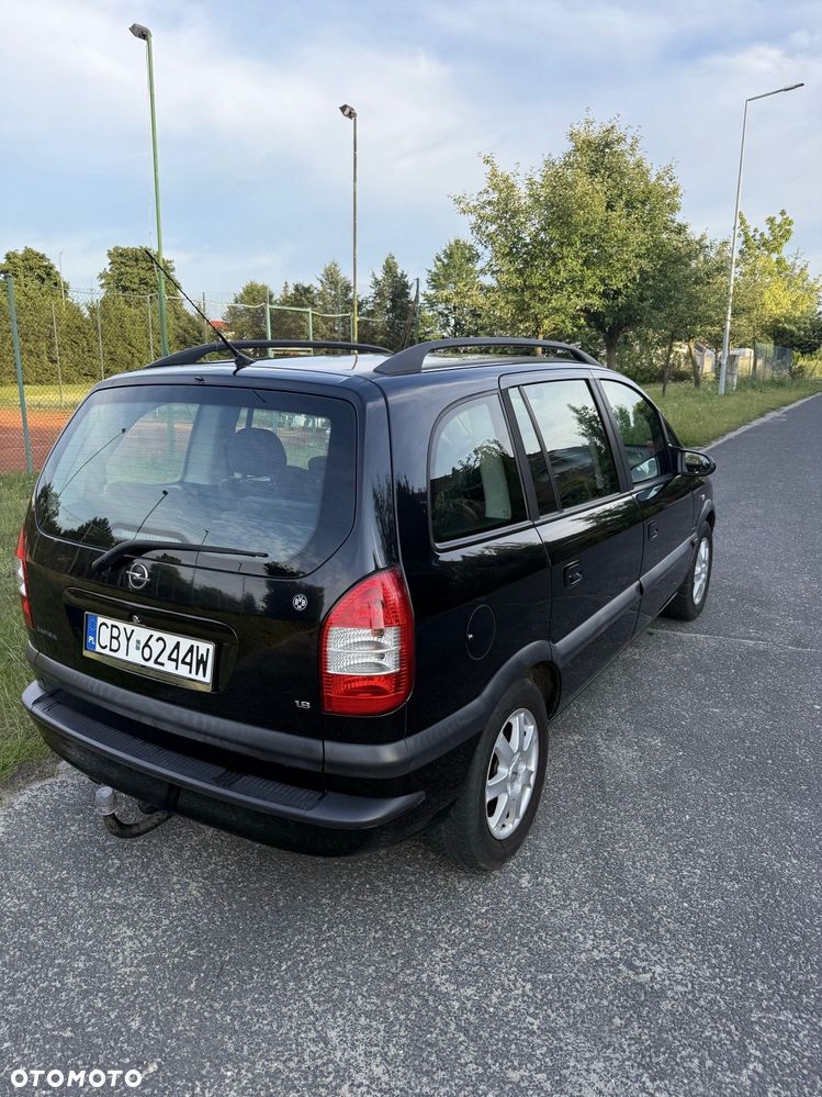 Opel Zafira 1.8 Executive - 2