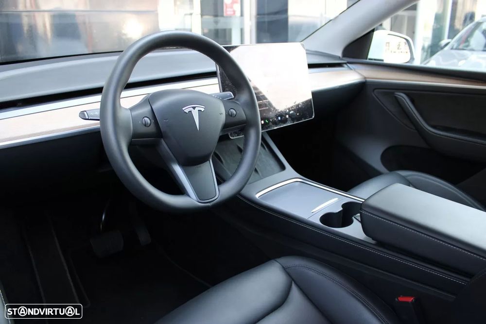 Tesla Model Y Standard - 4