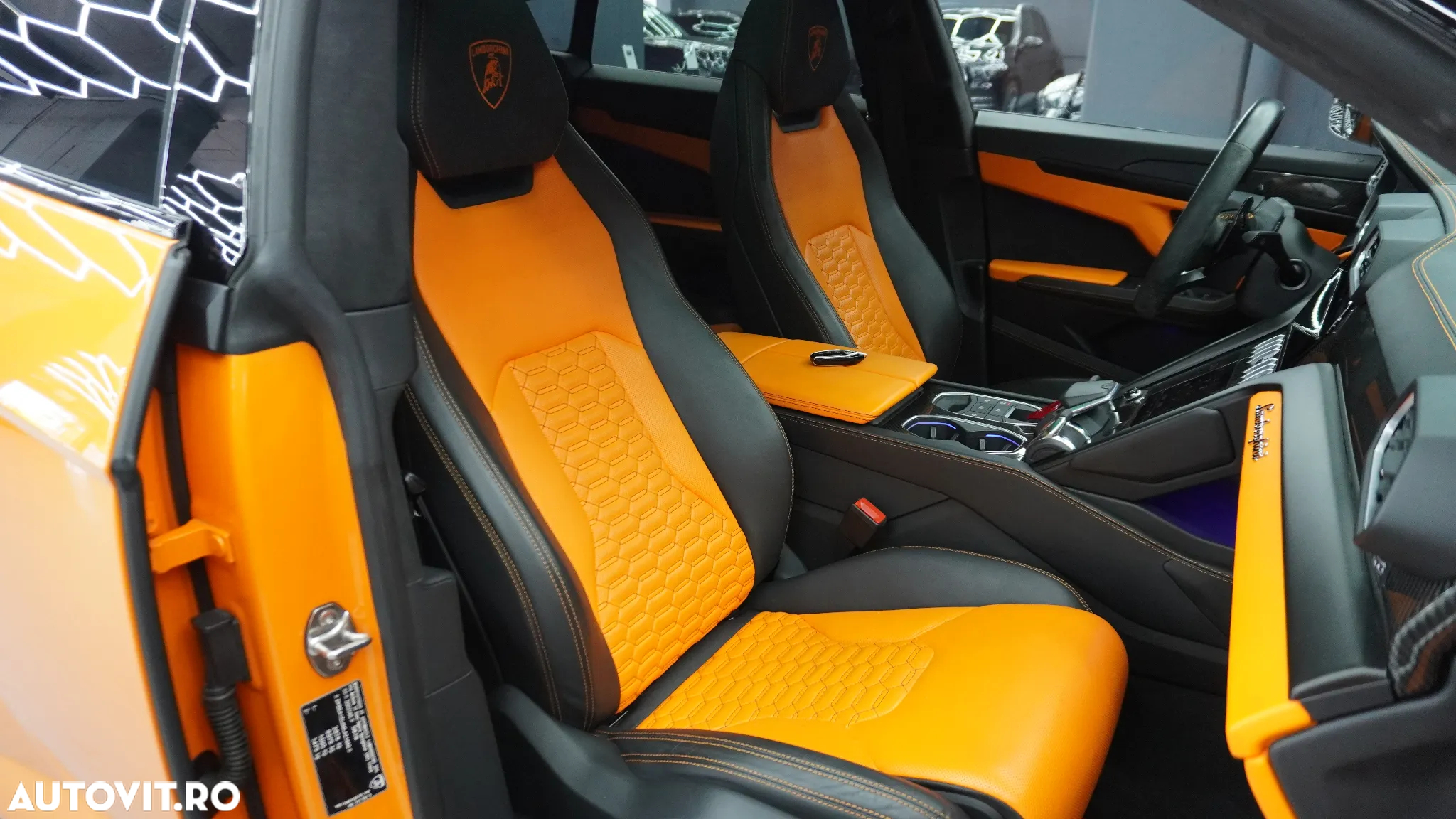Lamborghini URUS Standard - 23