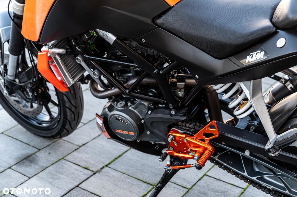 KTM Duke 125 - 19