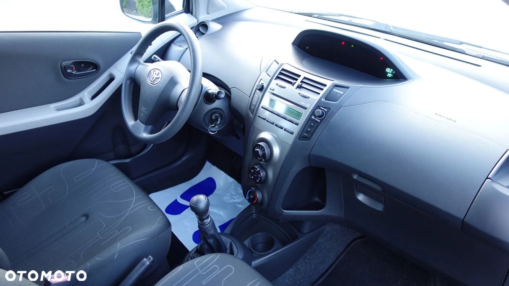 Toyota Yaris 1.33 Luna - 29