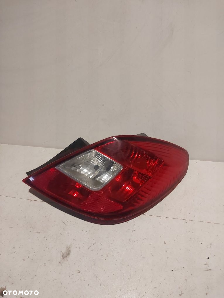Opel Corsa D 5d 5 drzwi tylna prawa lampa tył prawy - 4