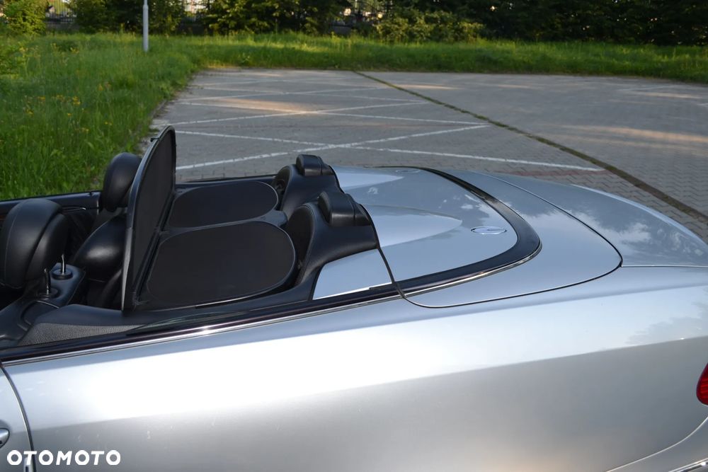 Mercedes-Benz CLK - 12