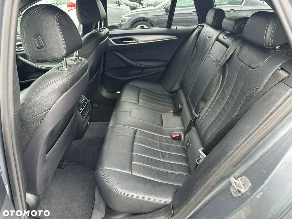 BMW Seria 5 520d Touring M Sport Edition - 30
