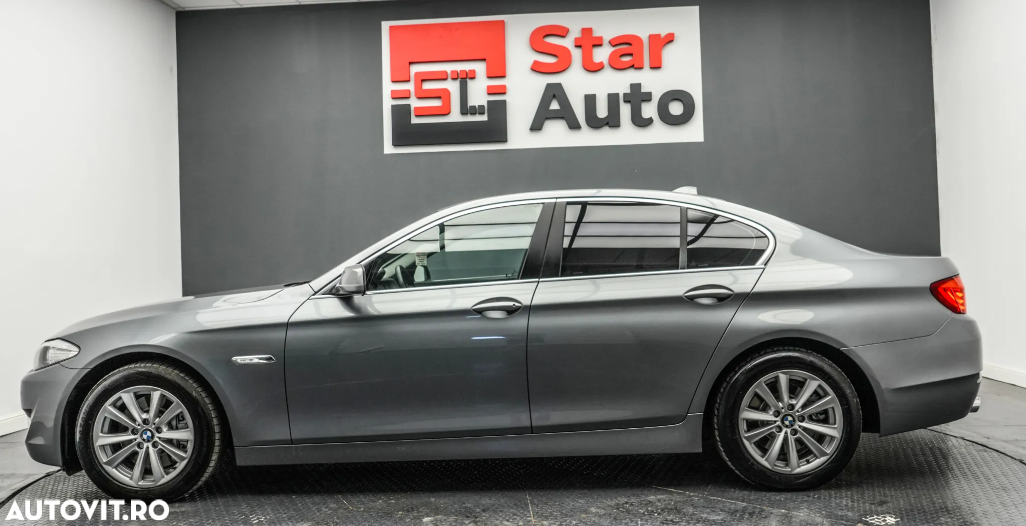 BMW Seria 5 525d xDrive - 9