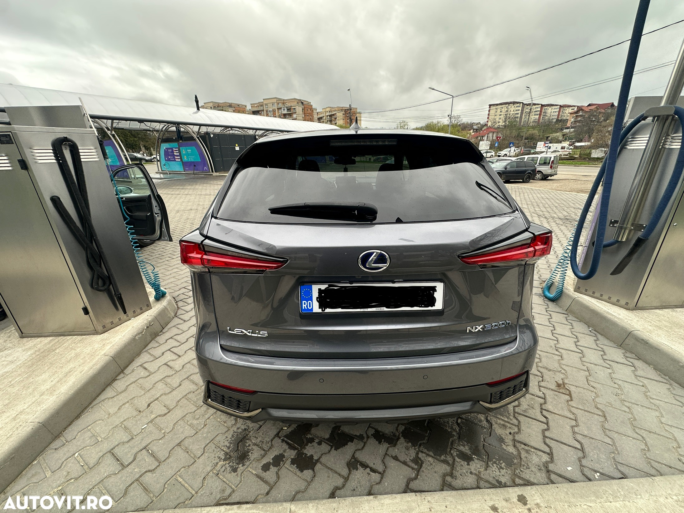 Lexus Seria NX 300h AWD F Sport - 4