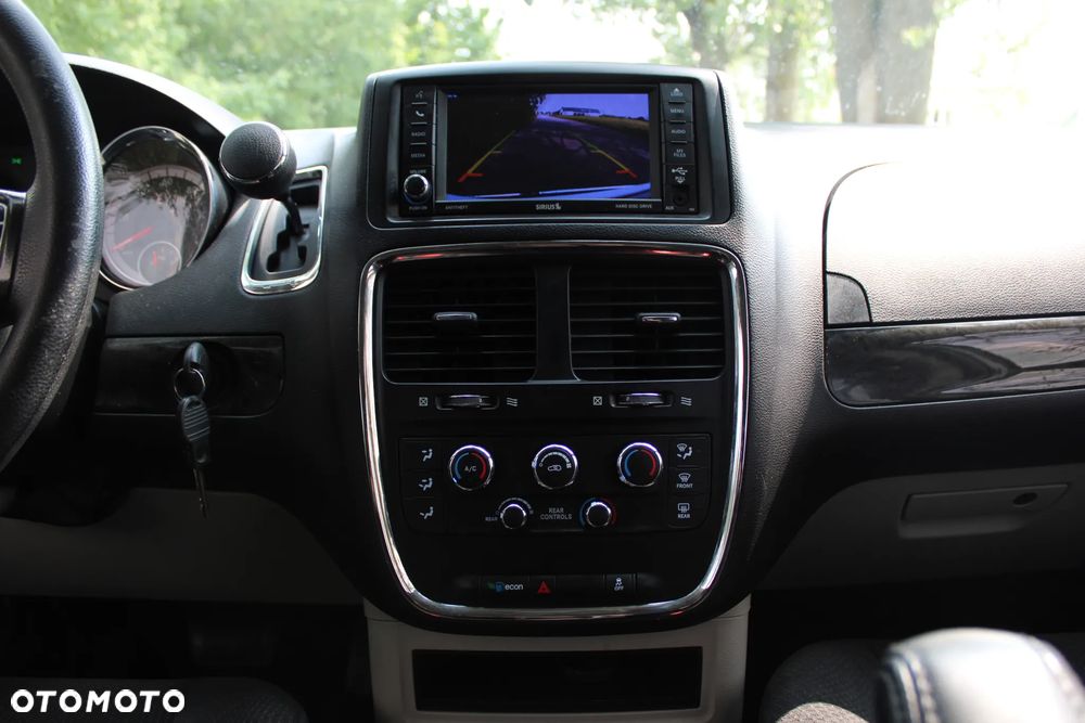 Dodge Grand Caravan - 26