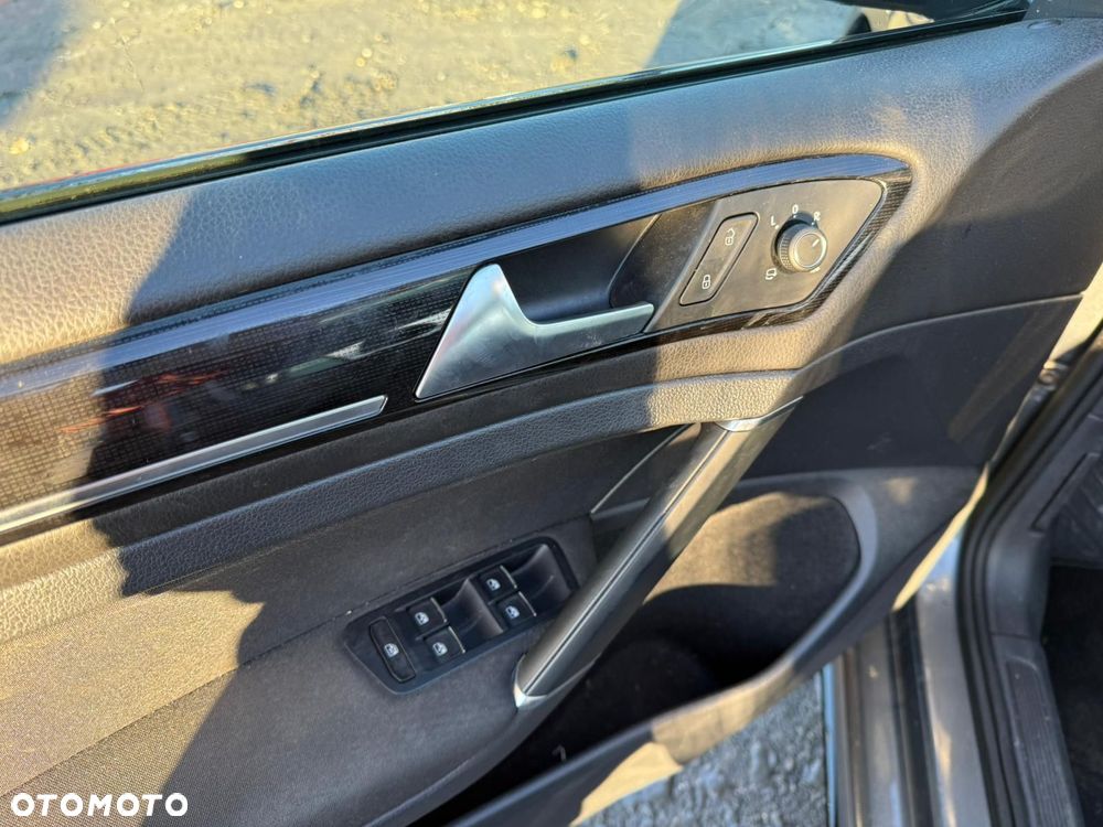 Volkswagen Golf 1.5 eTSI OPF DSG R-Line - 16