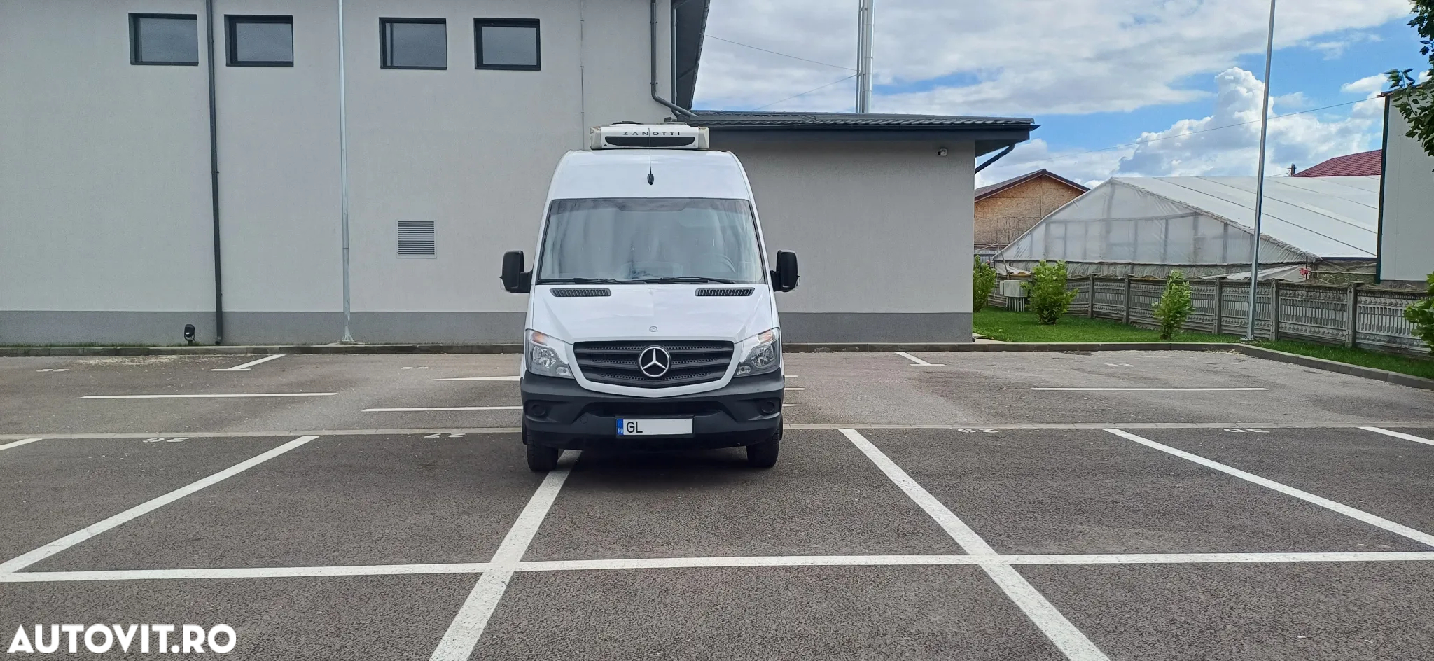 Mercedes-Benz Sprinter - 4