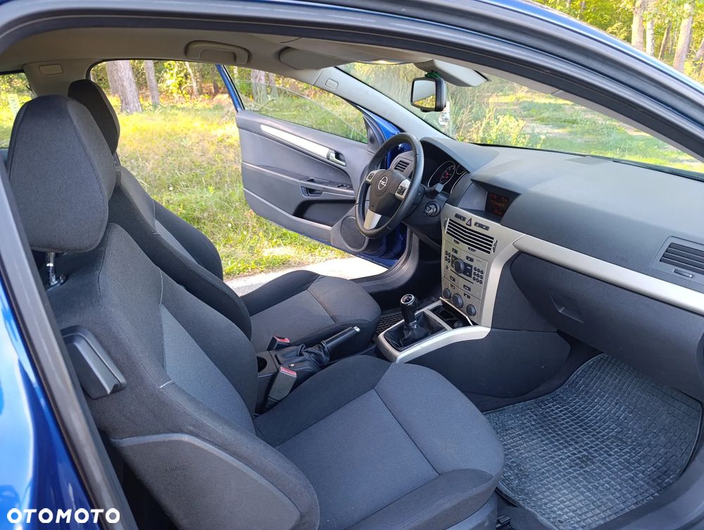 Opel Astra 1.6 Sport - 21