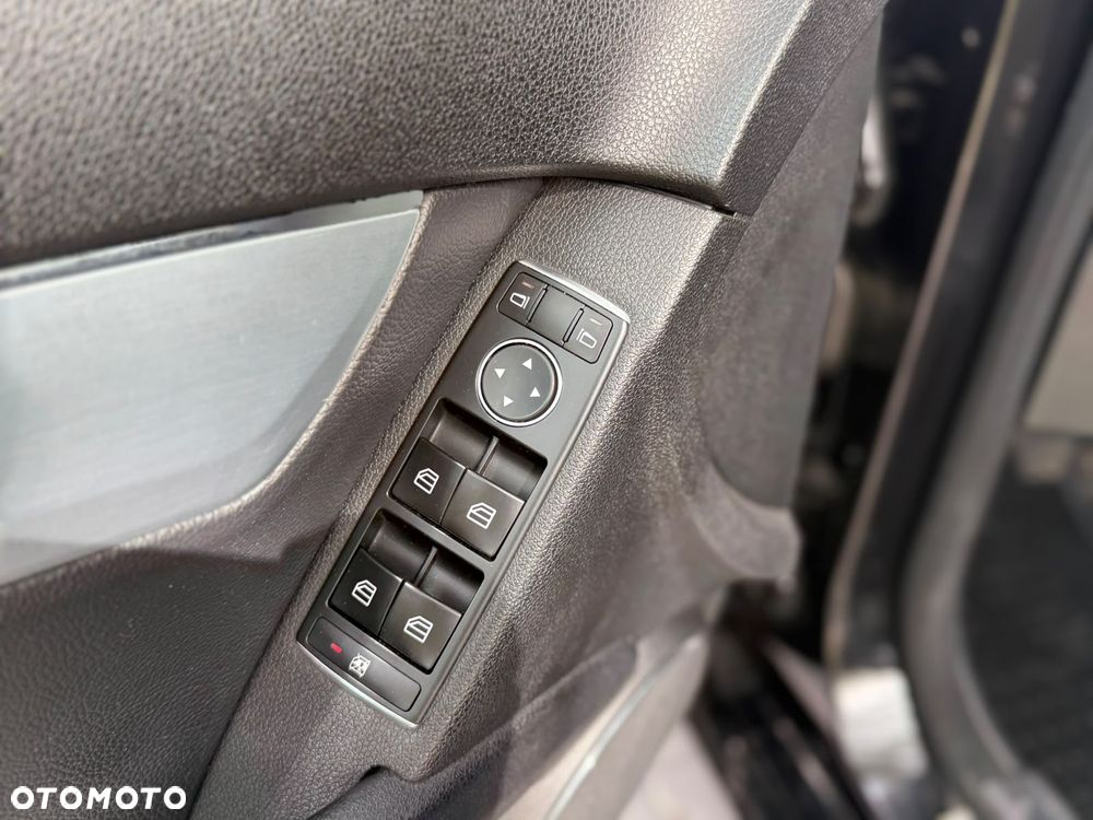 Mercedes-Benz Klasa C 220 CDI DPF Avantgarde - 24