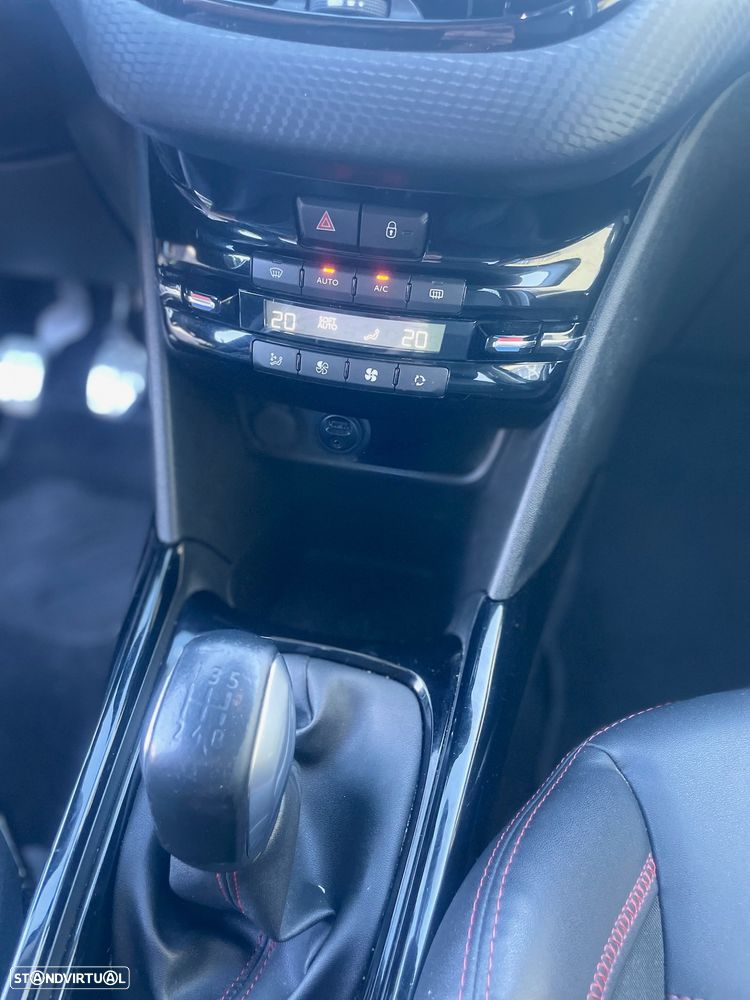 Peugeot 2008 1.2 PureTech GT Line - 21