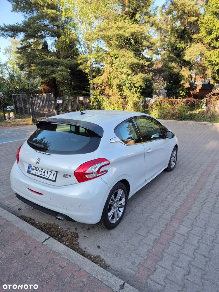 Peugeot 208 e-HDi 92 Stop&Start Allure - 5