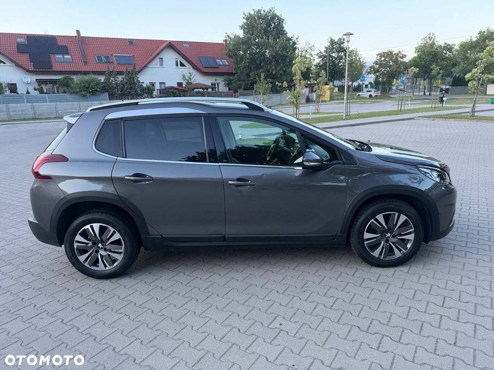 Peugeot 2008 1.2 PureTech Allure S&S EAT8 - 4