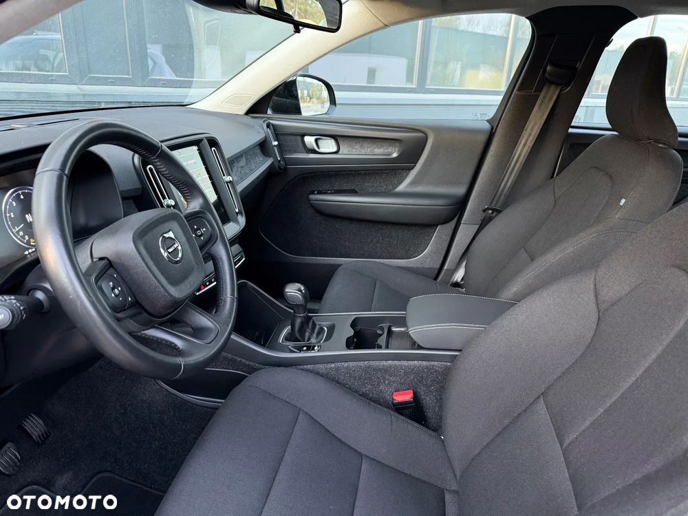 Volvo XC 40 T2 Momentum - 31