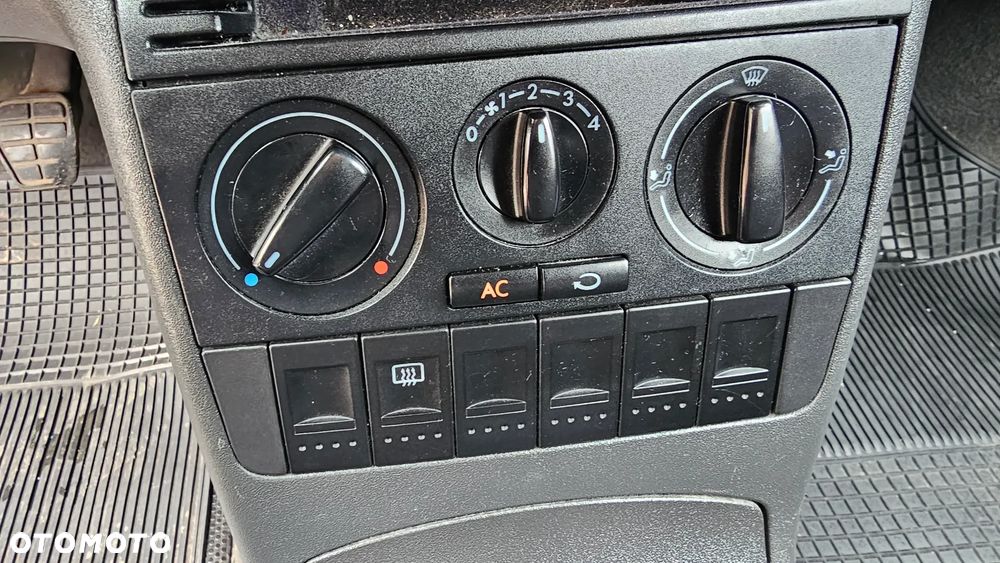 Volkswagen Polo 1.4 Comfortline - 9